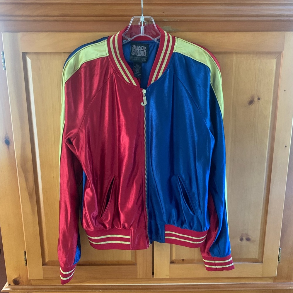 Harley Quinn Costume, Red and Blue Suicide Squad Jacket and Red Shorts - Picture 2 of 7